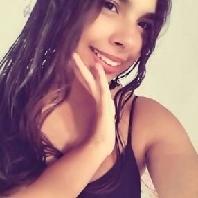 Yasmin, Babysitter in Camparada