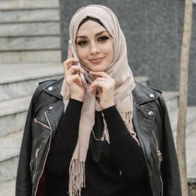 Abeera, Babysitter a Lessona