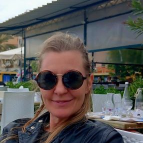Julia, Famiglia a Sanremo