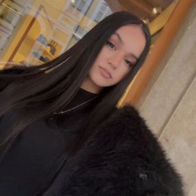 Sumeja, Babysitter a Isorella