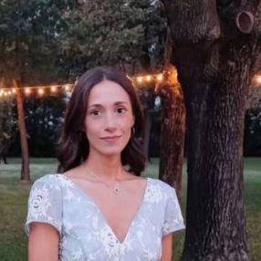Elisa, Babysitter a Mirandola