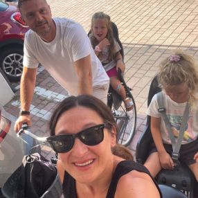 Adriana, Famiglia a Ladispoli