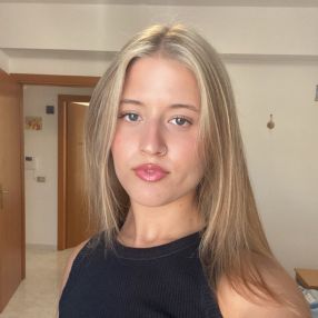 Elisa, Babysitter a Correggio