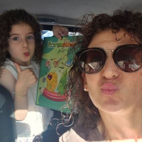 Simona, Famiglia a Santa Maria di Licodia