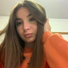 Nicole, Babysitter a Medesano
