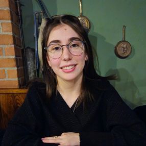 Alice, Babysitter a Piasco