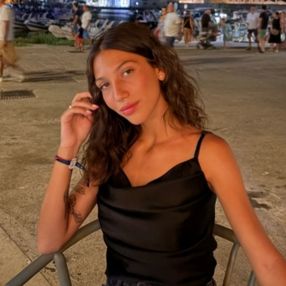 Irene, Babysitter in Bruino