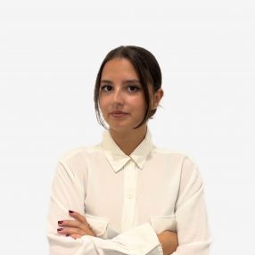 Blemelda, Babysitter a Induno Olona