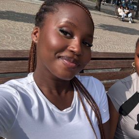 Christabel, Babysitter a Lipomo