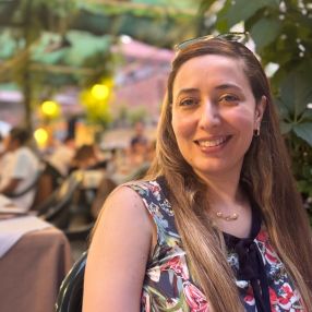 Louiza, Babysitter a Parma