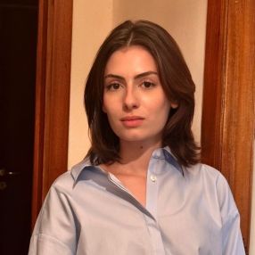 Maura, Babysitter a Sassari