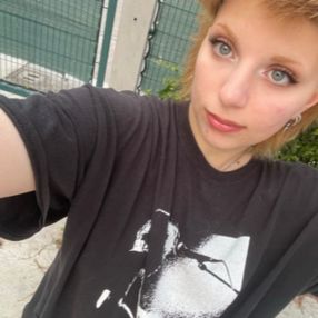 Victoria, Babysitter a Bellocchi