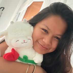 Sheanah, Babysitter a Lomagna