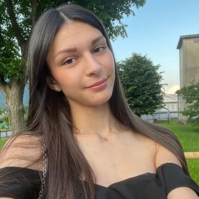 Chiara, Babysitter a Stresa
