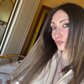 Chiara, Babysitter a Catanzaro