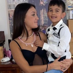 Asia, Babysitter a Siliqua
