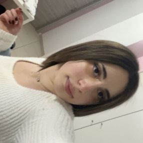 Viola, Babysitter a Vigliano Biellese