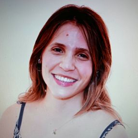 Mara, Babysitter a Catanzaro