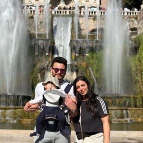 Toni, Famiglia a Pomezia
