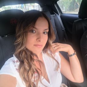Manuela, Babysitter in Campagna