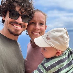 Laura, Famiglia a Napoli