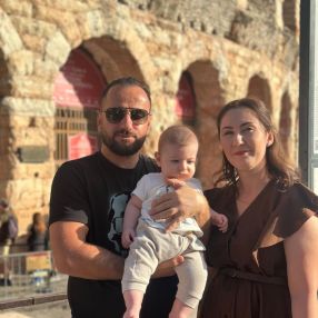 Klaudia, Famiglia a Ghedi