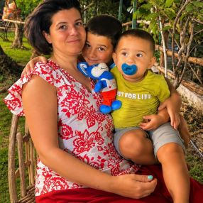 Valentina, Famiglia a Salerno