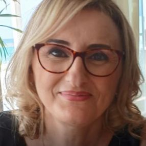Sara, Babysitter a Calabria