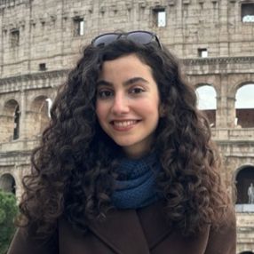 Kimia, Babysitter a Torino