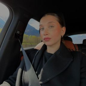 Giulia, Babysitter a Sondrio