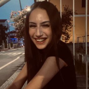 Rania, Babysitter a Romano di Lombardia