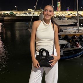 Yasmin, Babysitter a Osio Sotto