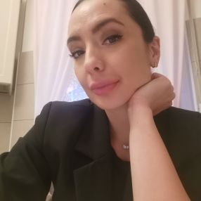 Cristina, Babysitter in Opera