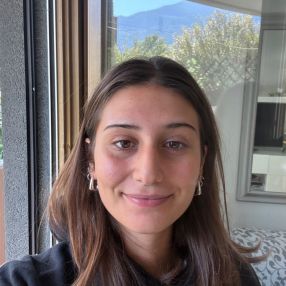 Elisa, Babysitter a Sondrio