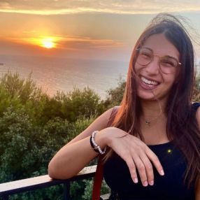 Giulia, Babysitter in Surano