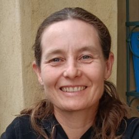 Laura, Babysitter a Casoni