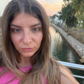 Deje, Babysitter a Cassano delle Murge