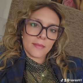 Siti, Babysitter in Succivo