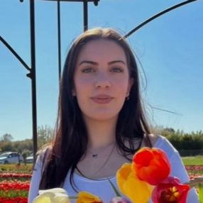 Chiara, Babysitter a Arcore