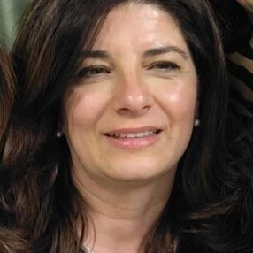 Kadia, Babysitter a Cannole