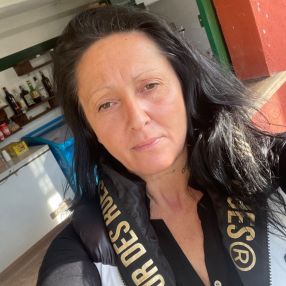 Michela, Babysitter a Deruta