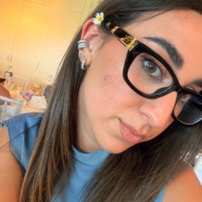 Elena, Babysitter a Marche