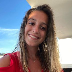 Giulia, Babysitter a Reggello