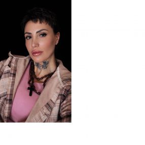vincenza, Babysitter a Puglia