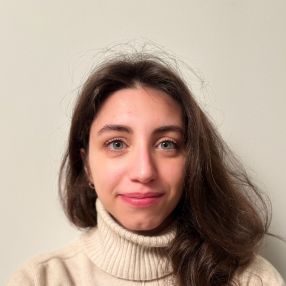 Sofia, Babysitter in Pisa