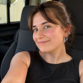 Simona, Babysitter a Sardegna