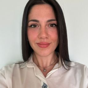 Maria, Babysitter a Provincia di Fermo