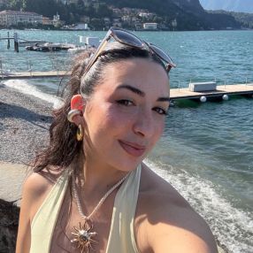 Mara, Babysitter a Lanuvio