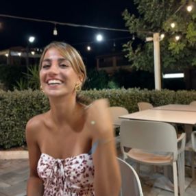 Elisa, Babysitter a Assemini