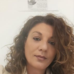 Mikela, Babysitter a Calcinelli